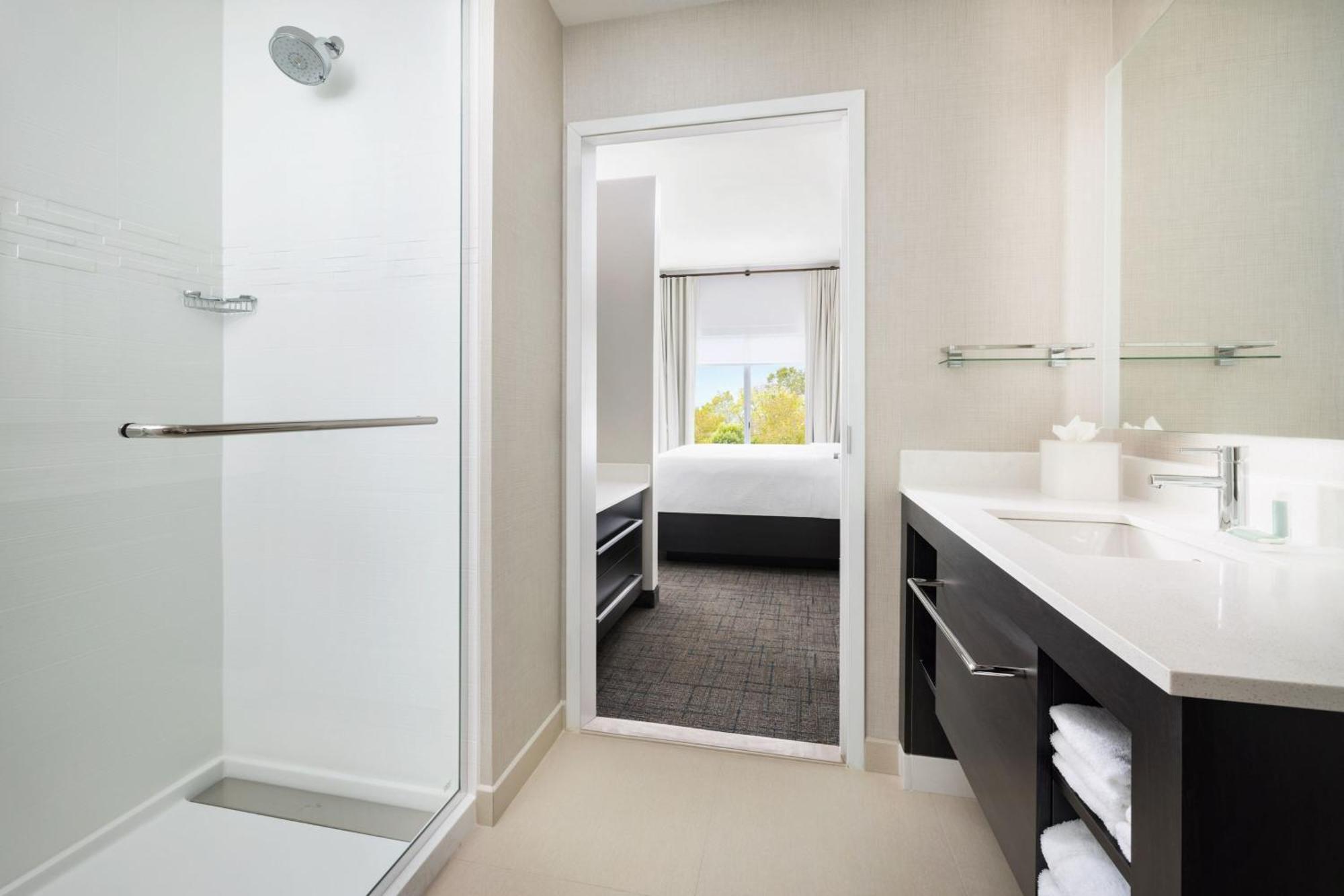 Hotel By Marriott
