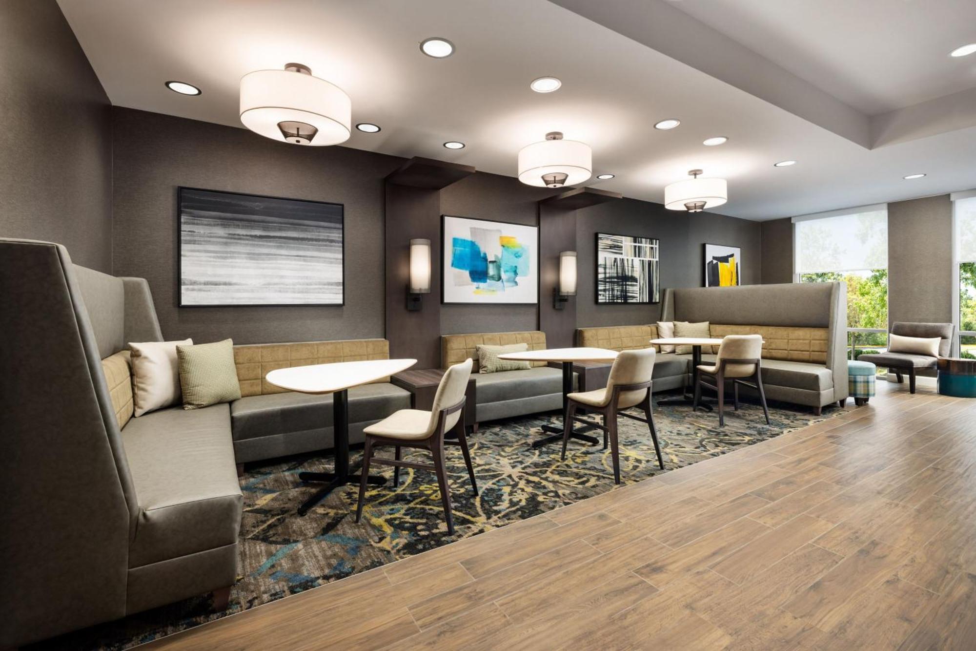 Hotel By Marriott